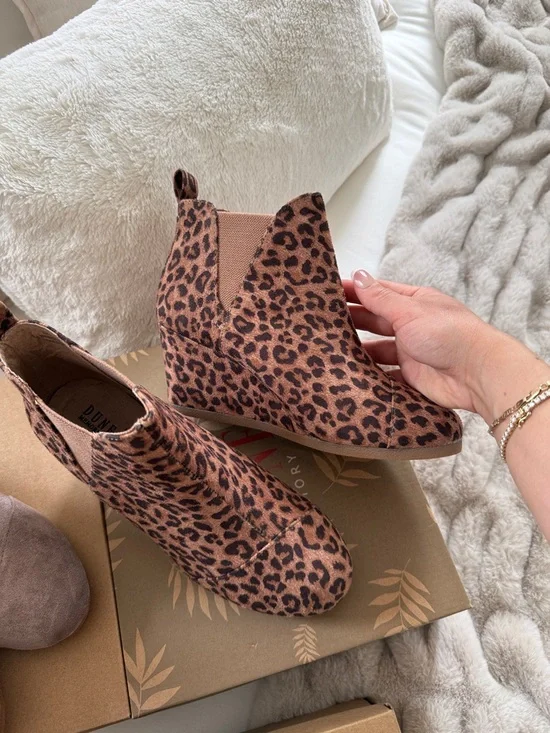 BRAND NEW DUNES Zoey Suede Women's Ankle Boots size 7 - Picture 6 of 10